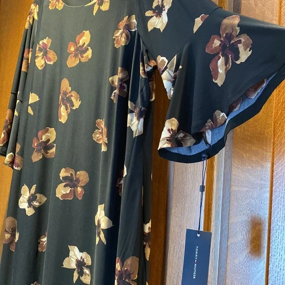 Tommy Hilfiger - tan and black floral dress - 3/4 length sleeve - size 18w - Picture 4 of 8